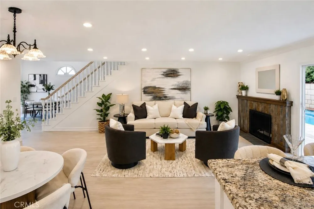 4556 Guava Seal Beach, CA 90740
