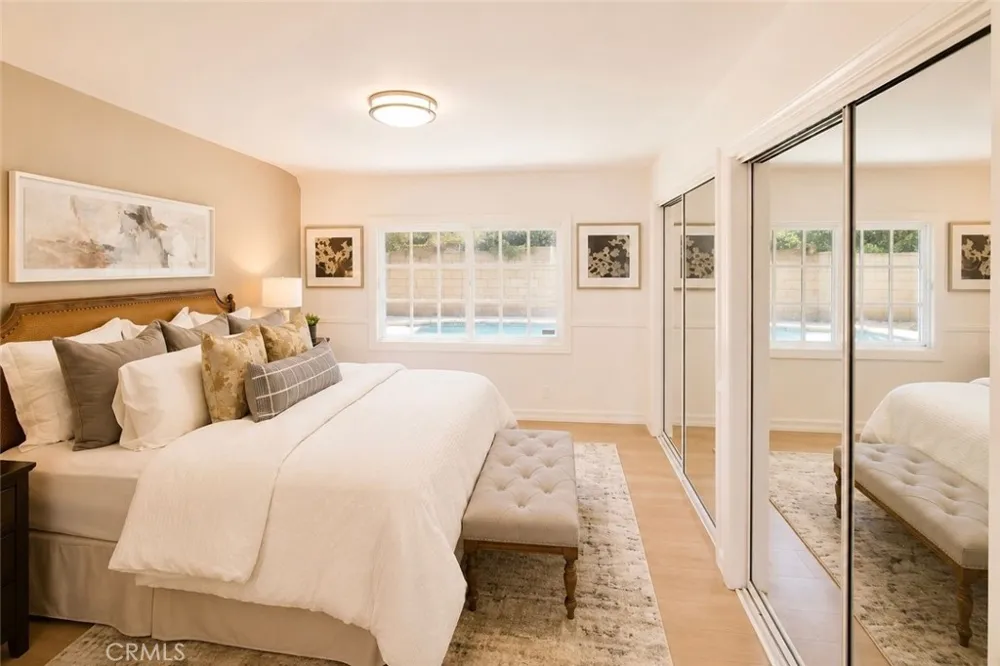 4556 Guava Seal Beach, CA 90740