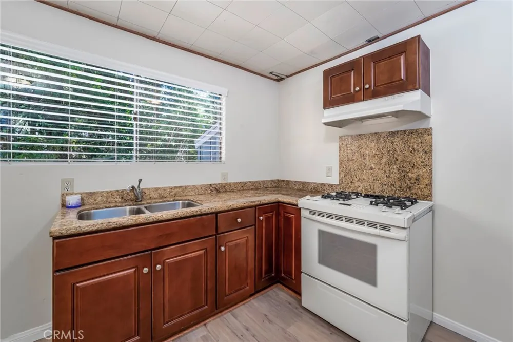 771 Woodland Crestline, CA 92325