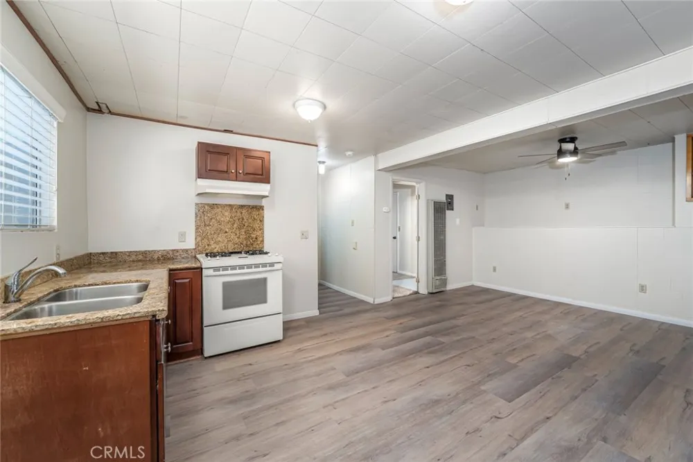 771 Woodland Crestline, CA 92325