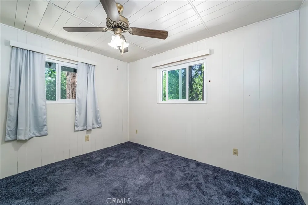 771 Woodland Crestline, CA 92325