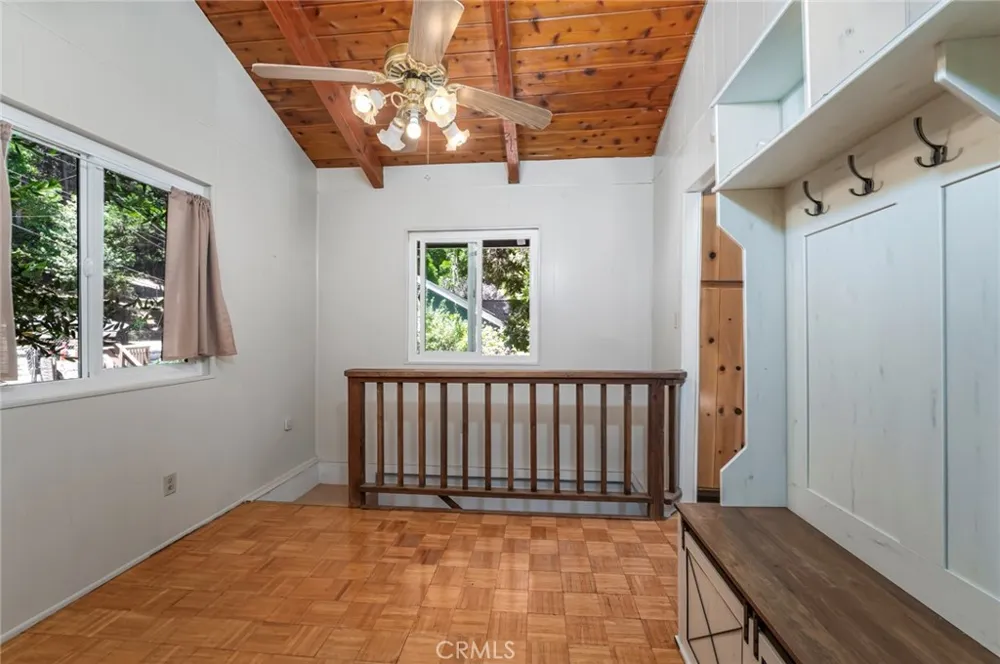 771 Woodland Crestline, CA 92325