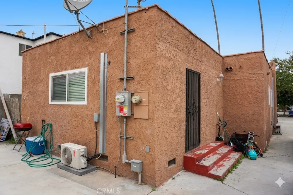 514 W 105th Los Angeles, CA 90044