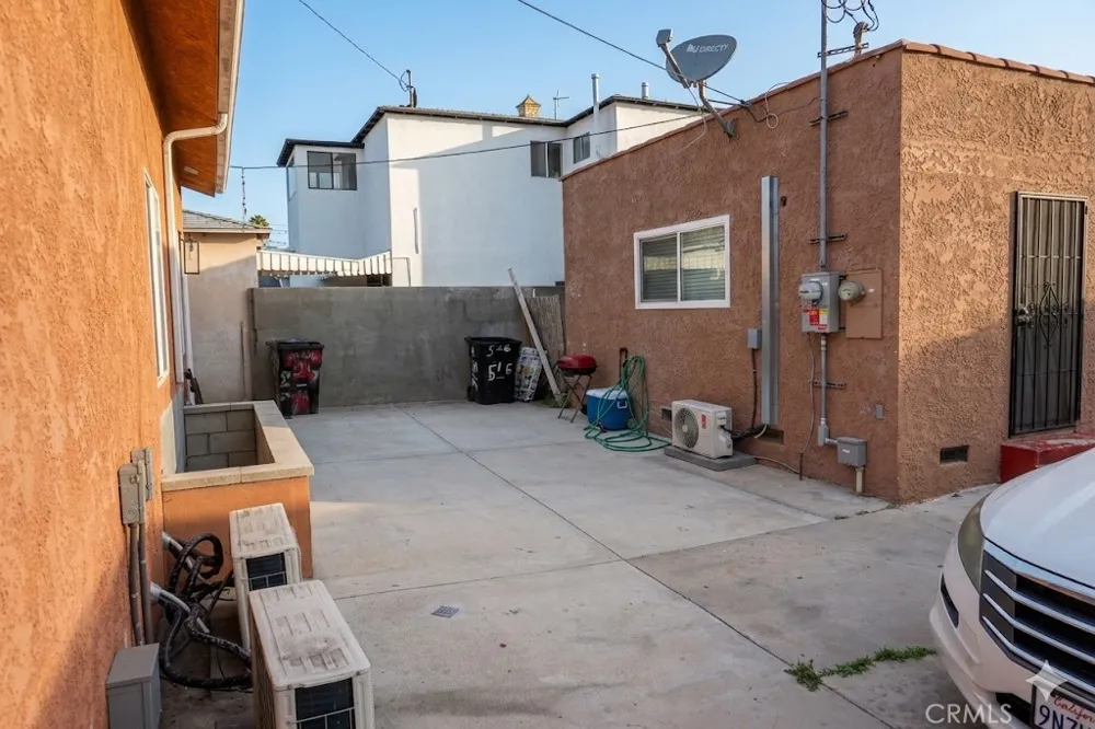 514 W 105th Los Angeles, CA 90044