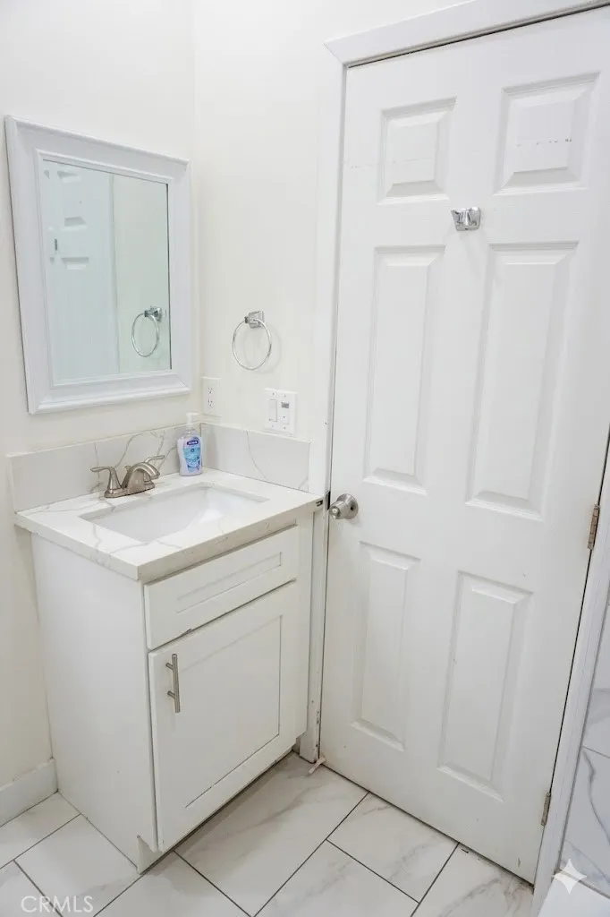 514 W 105th Los Angeles, CA 90044