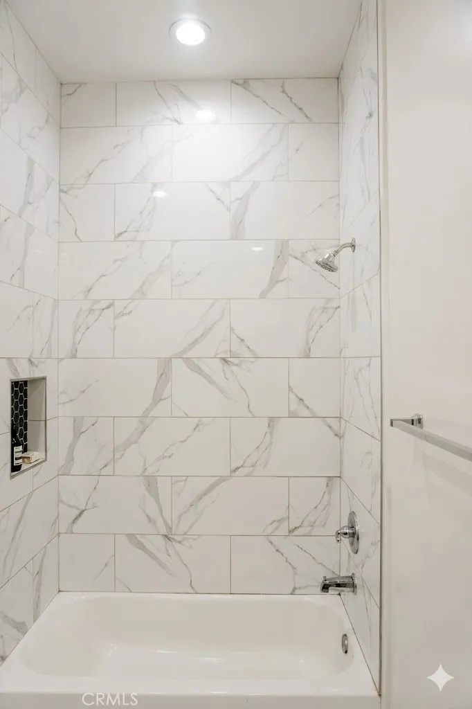514 W 105th Los Angeles, CA 90044