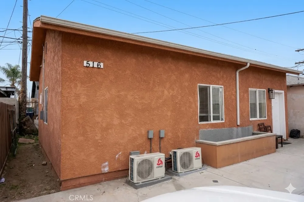 514 W 105th Los Angeles, CA 90044