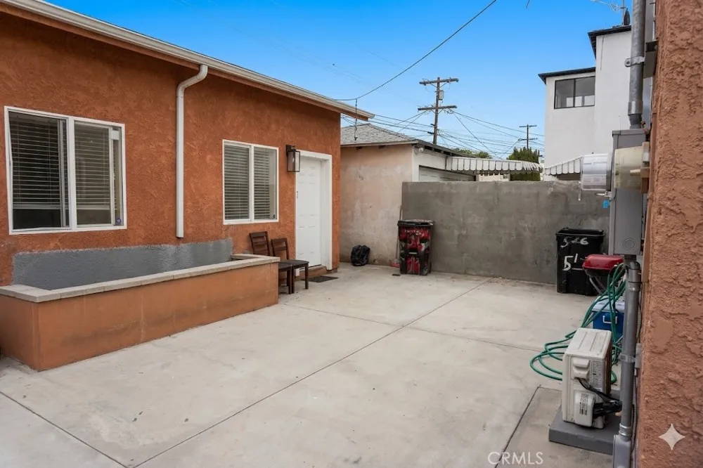 514 W 105th Los Angeles, CA 90044