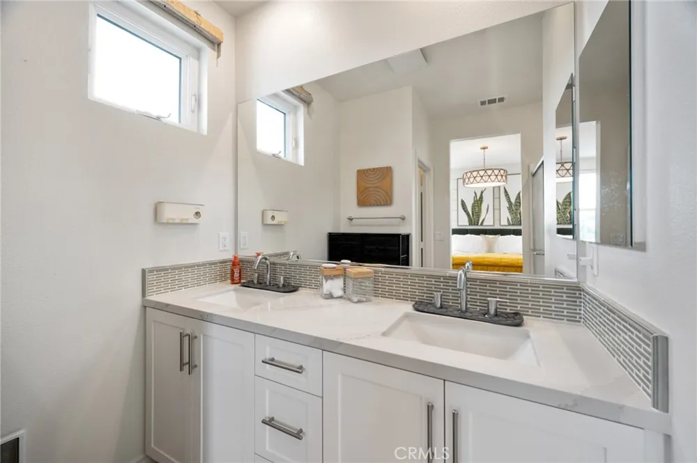 11448 Artesia Artesia, CA 90701