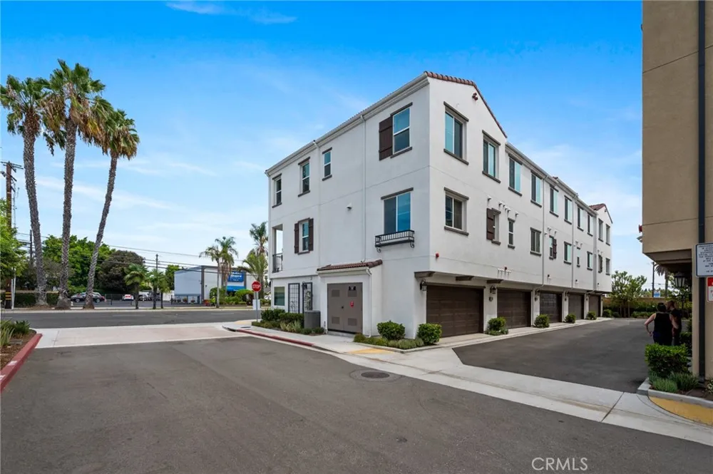 11448 Artesia Artesia, CA 90701