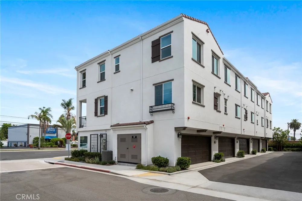 11448 Artesia Artesia, CA 90701