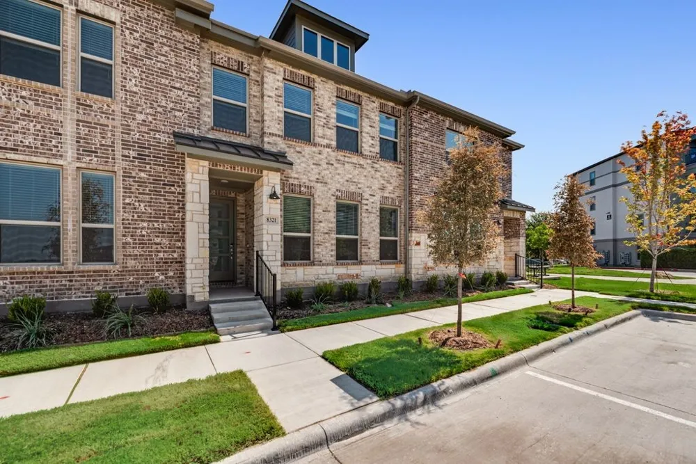 8321 Bayside Drive Rowlett, TX 75088