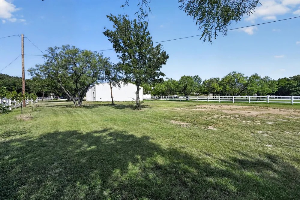 7228 Emerald Drive Brownwood, TX 76801