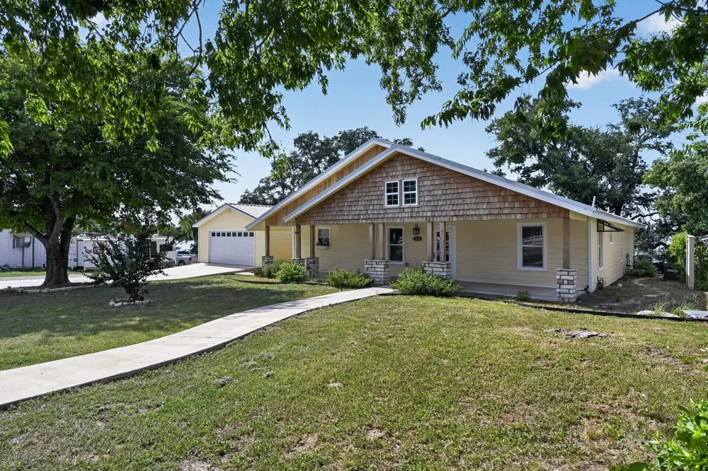 7228 Emerald Drive Brownwood, TX 76801