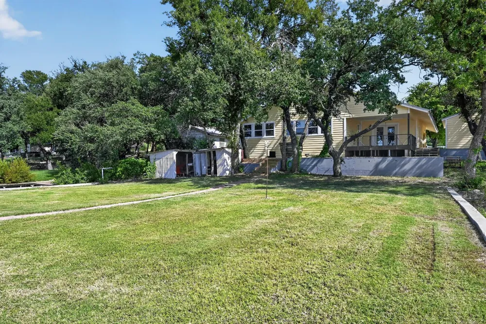 7228 Emerald Drive Brownwood, TX 76801