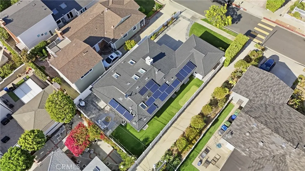 1401 Chestnut Manhattan Beach, CA 90266