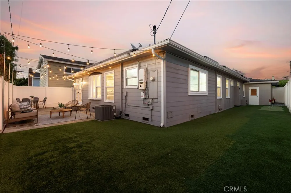 1401 Chestnut Manhattan Beach, CA 90266