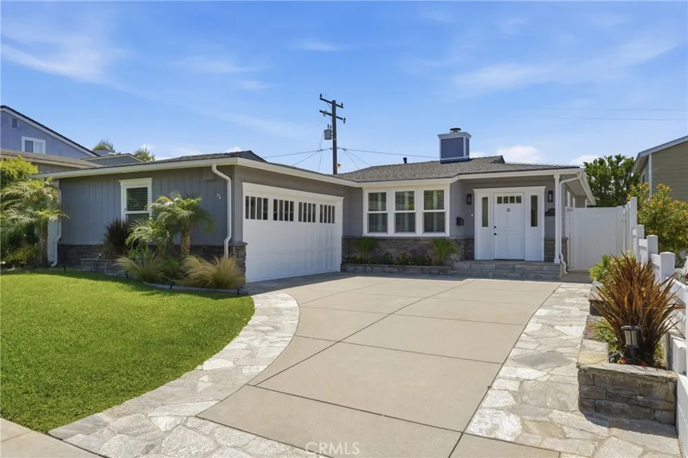 1401 Chestnut Manhattan Beach, CA 90266