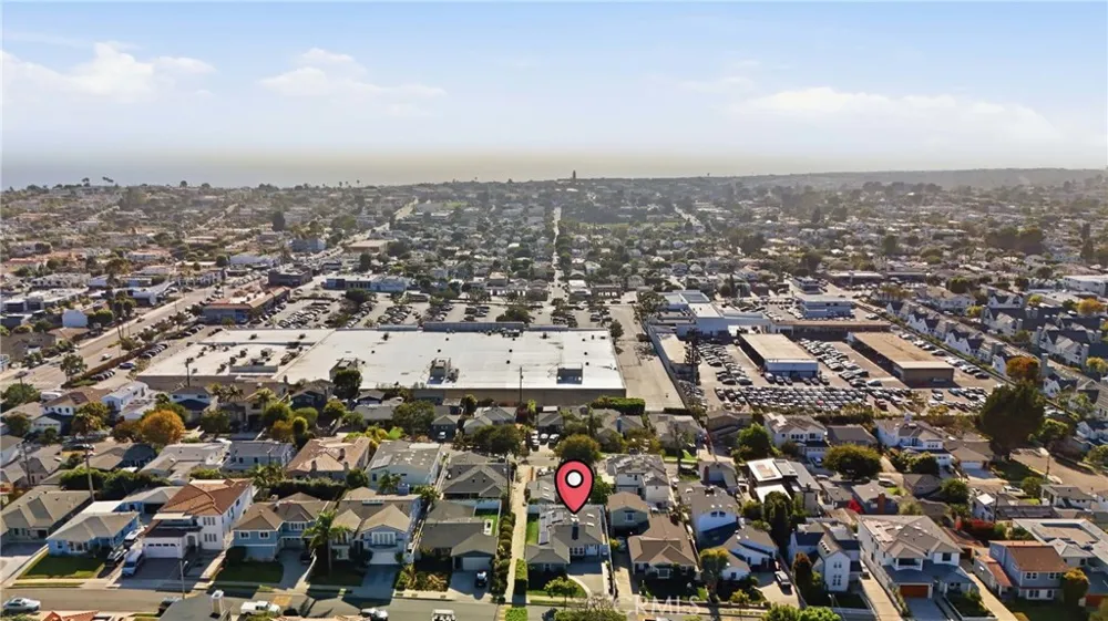 1401 Chestnut Manhattan Beach, CA 90266
