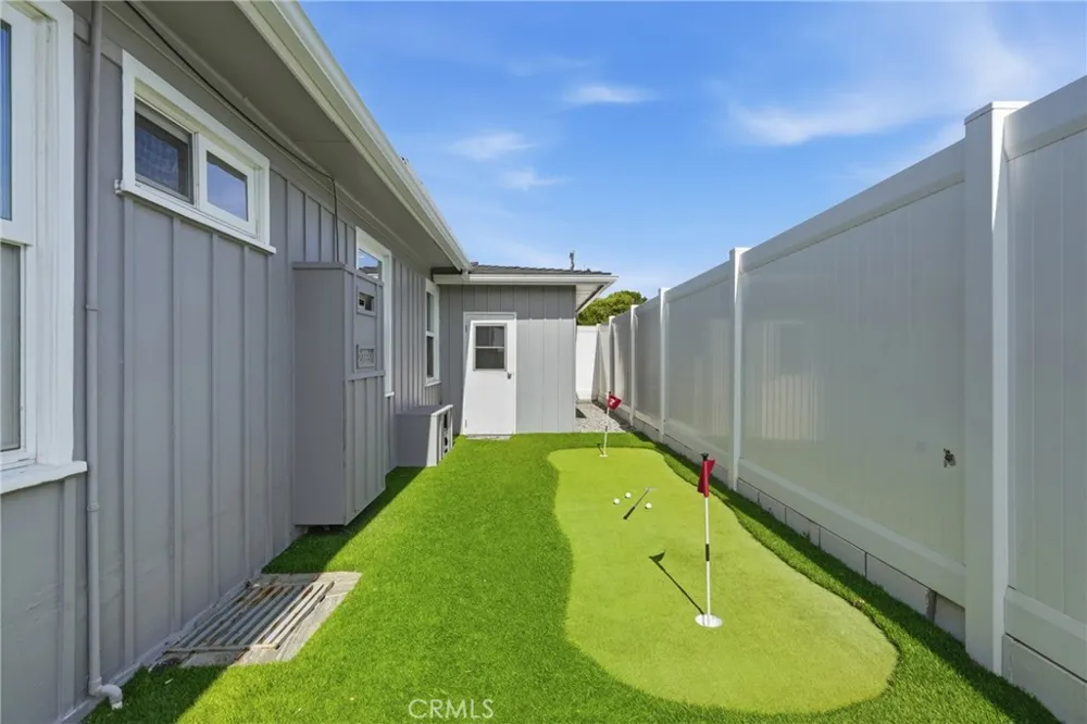 1401 Chestnut Manhattan Beach, CA 90266