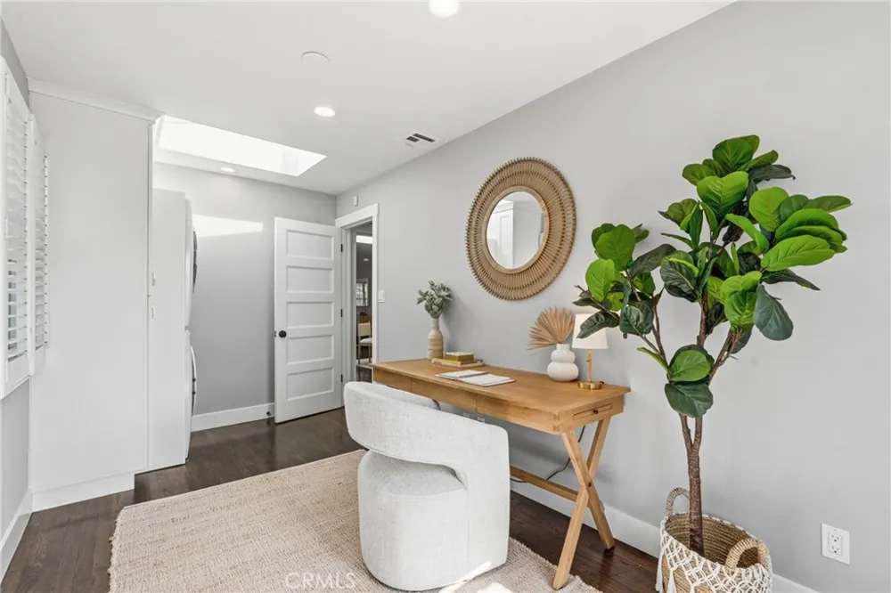 1401 Chestnut Manhattan Beach, CA 90266