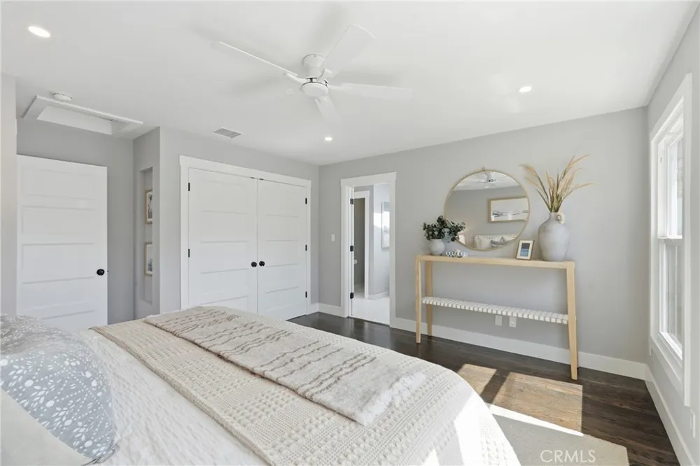 1401 Chestnut Manhattan Beach, CA 90266