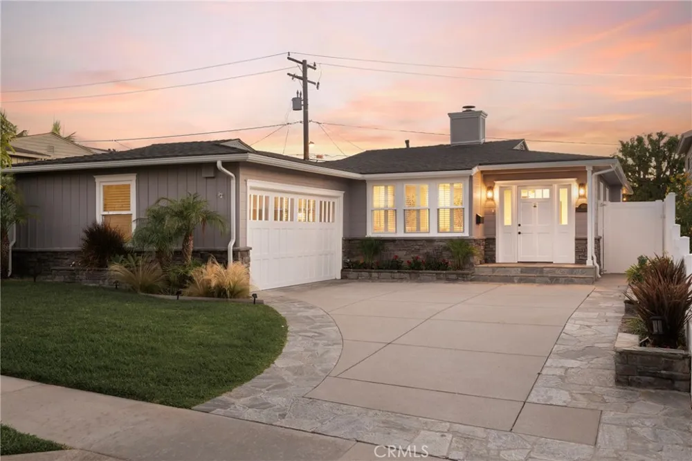 1401 Chestnut Manhattan Beach, CA 90266