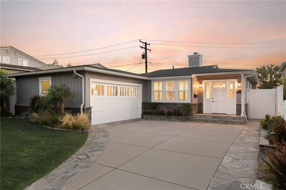 1401 Chestnut Manhattan Beach, CA 90266