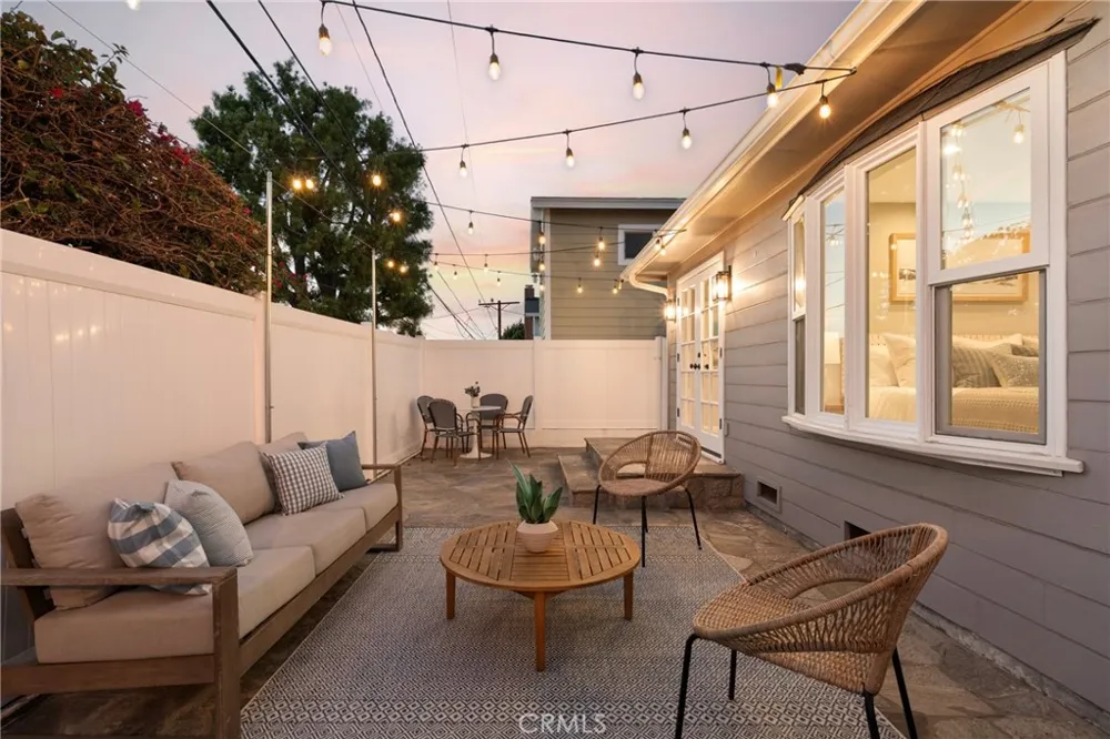 1401 Chestnut Manhattan Beach, CA 90266