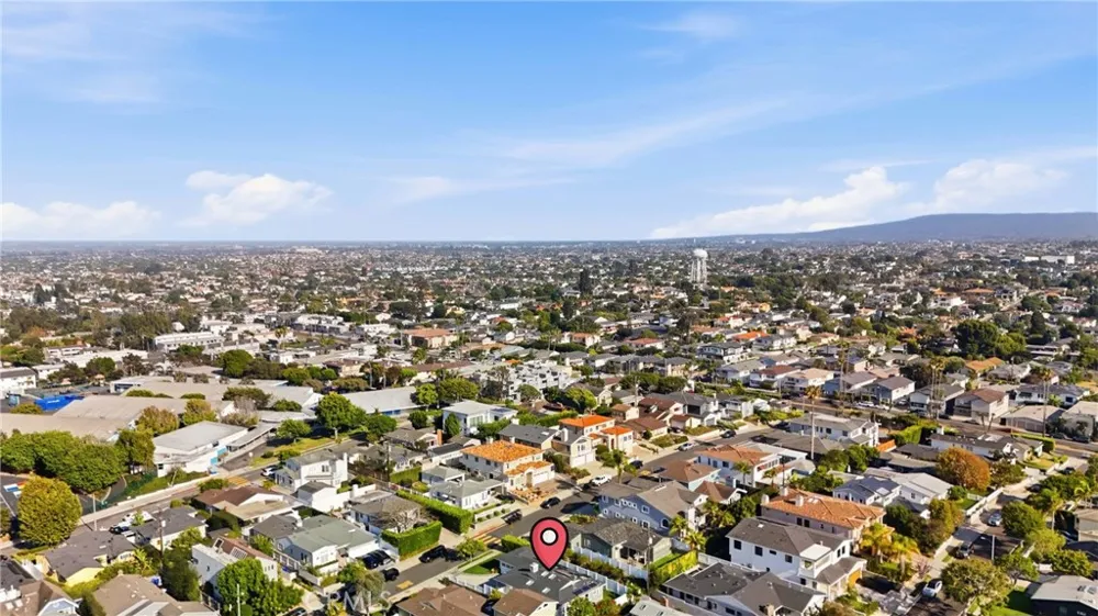1401 Chestnut Manhattan Beach, CA 90266