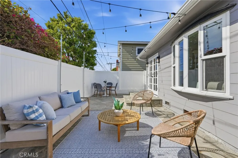 1401 Chestnut Manhattan Beach, CA 90266