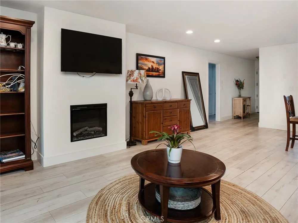 900 Cedar Street #111 El Segundo, CA 90245