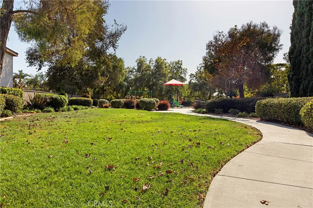 6004 Paseo Salinero Carlsbad, CA 92009