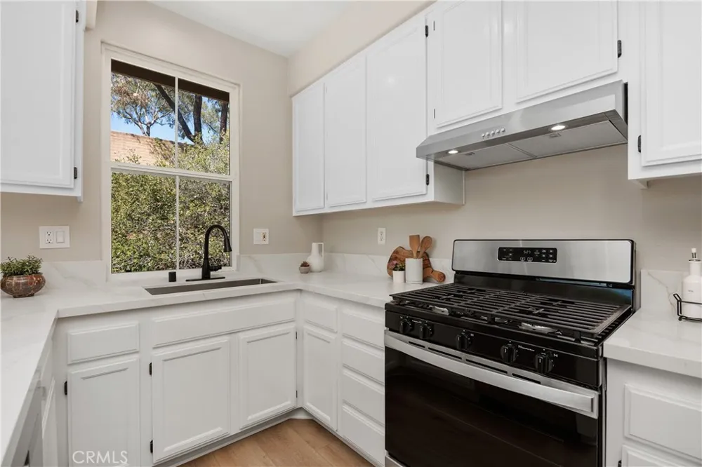 6004 Paseo Salinero Carlsbad, CA 92009