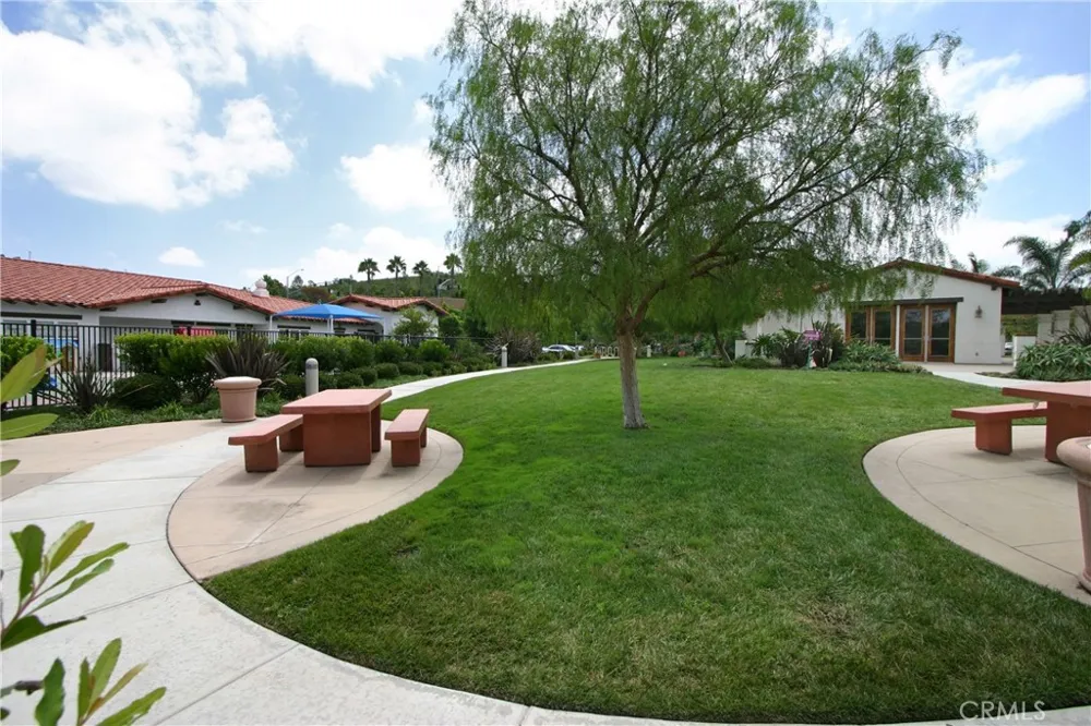 6004 Paseo Salinero Carlsbad, CA 92009