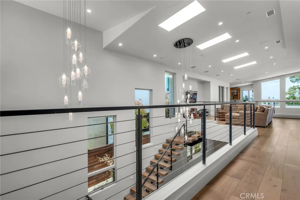 503 S Lucia Avenue Redondo Beach, CA 90277