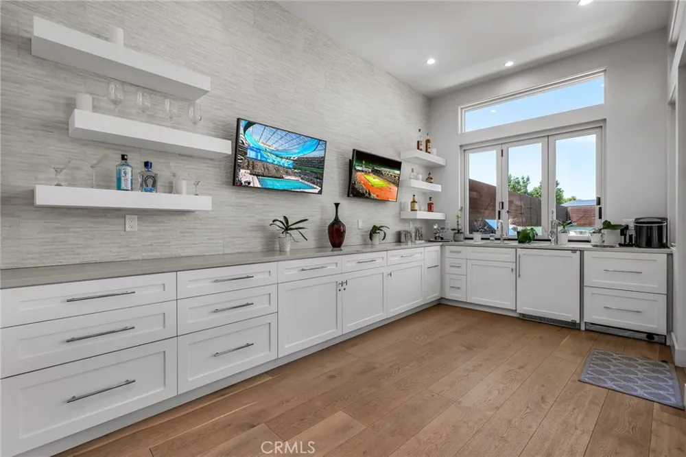 503 S Lucia Avenue Redondo Beach, CA 90277