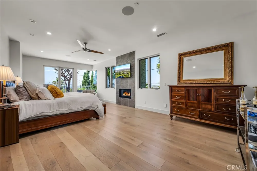 503 S Lucia Avenue Redondo Beach, CA 90277