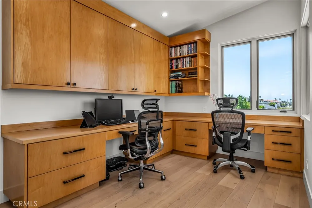 503 S Lucia Avenue Redondo Beach, CA 90277