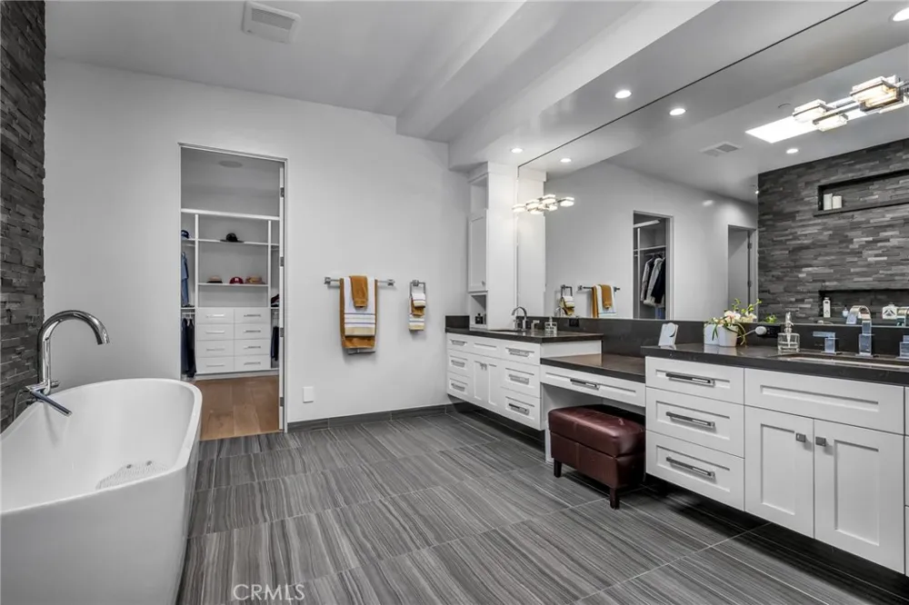 503 S Lucia Avenue Redondo Beach, CA 90277