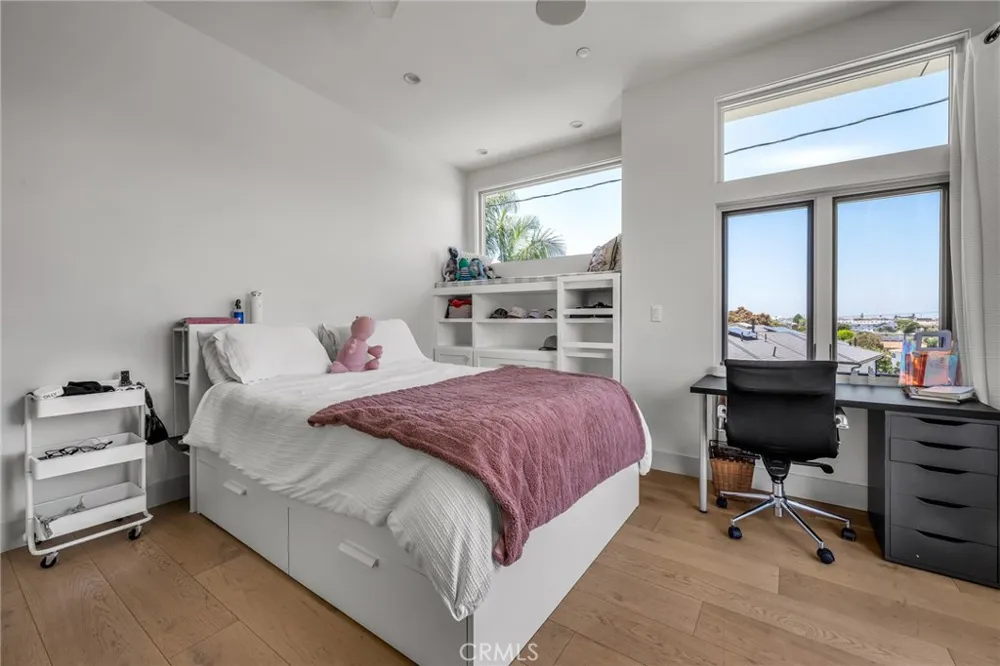 503 S Lucia Avenue Redondo Beach, CA 90277