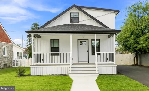 25 THOMPSON AVENUE