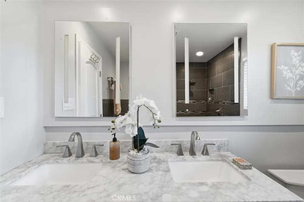 16953 Roa Carson, CA 90746