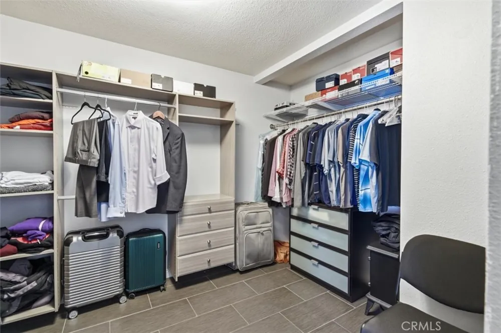16953 Roa Carson, CA 90746