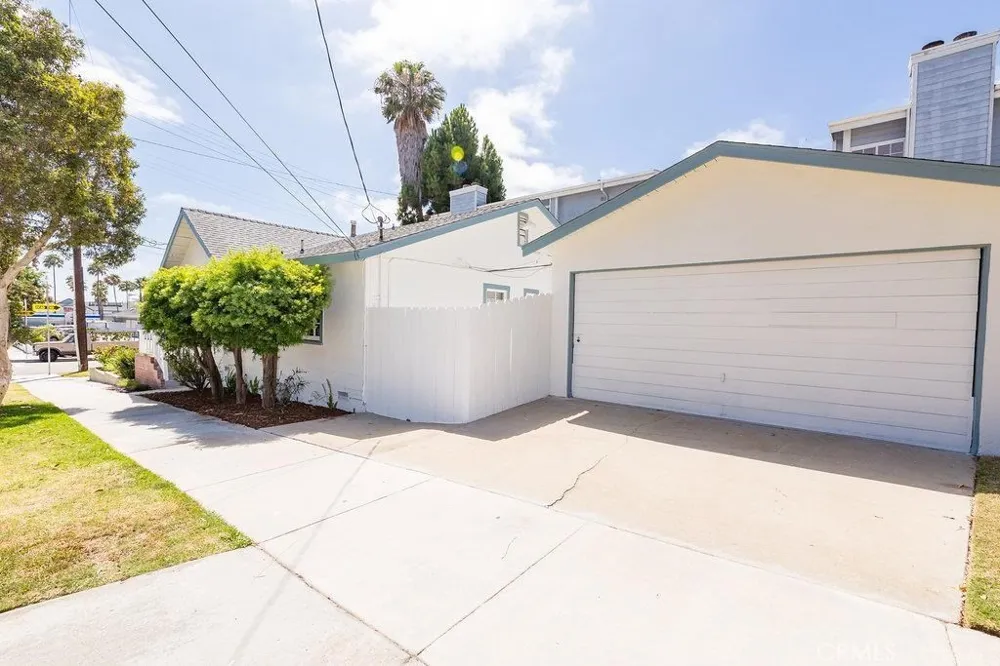 601 Carnelian Redondo Beach, CA 90277