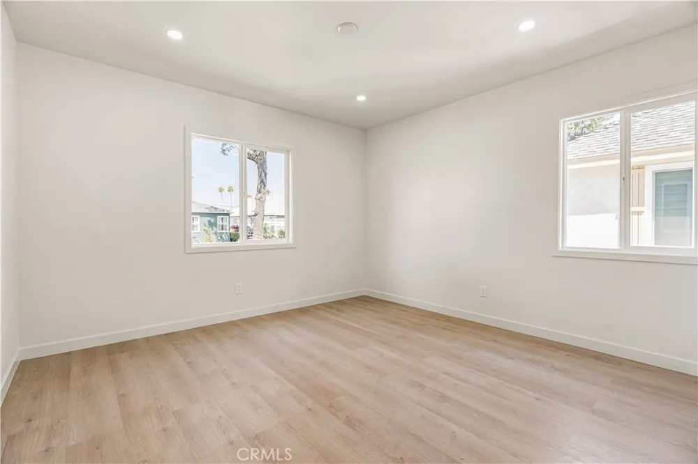 3880 Olmsted Avenue Los Angeles, CA 90008