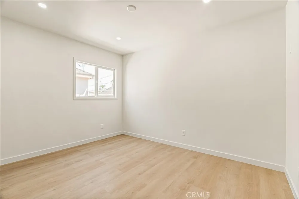 3880 Olmsted Avenue Los Angeles, CA 90008