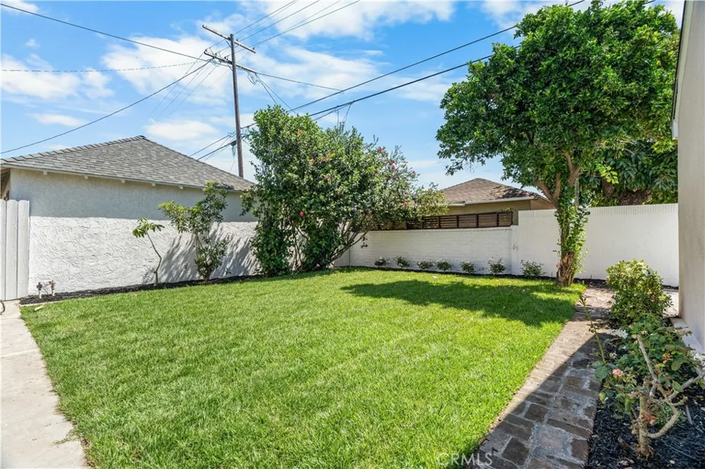 3880 Olmsted Avenue Los Angeles, CA 90008