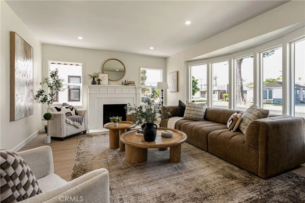 3880 Olmsted Avenue Los Angeles, CA 90008