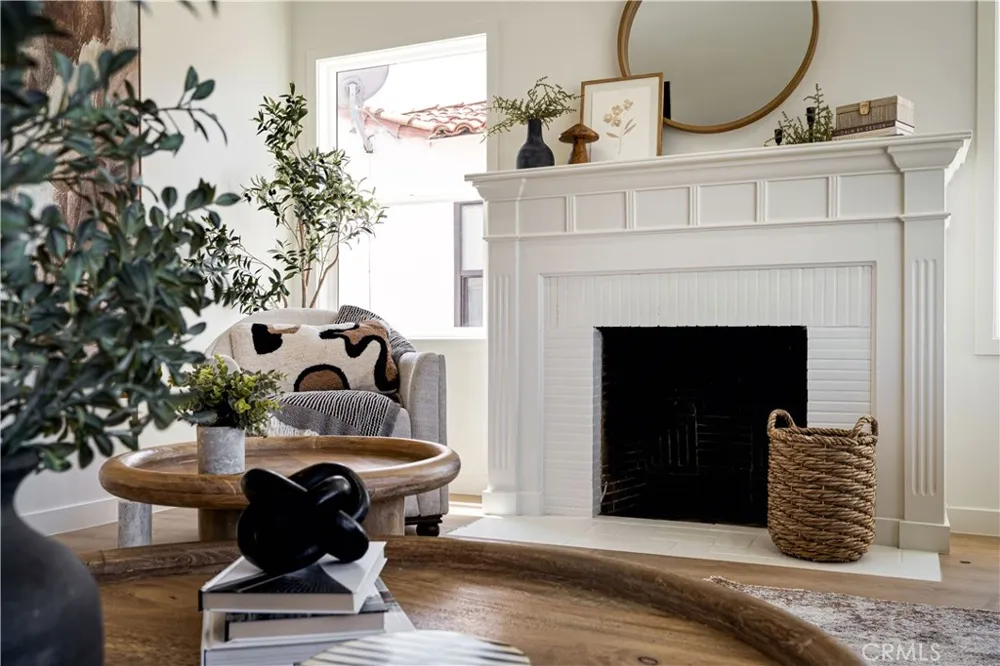 3880 Olmsted Avenue Los Angeles, CA 90008